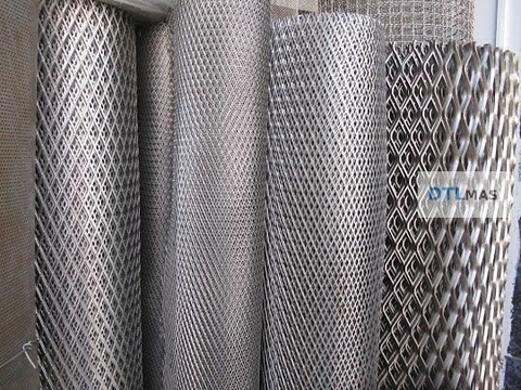 Lưới Thép Dập Giãn Mạ Kẽm 45x90mm Dày 3mm Cuộn 1x10m | Lưới Hình Thoi Chịu Lực Công Nghiệp