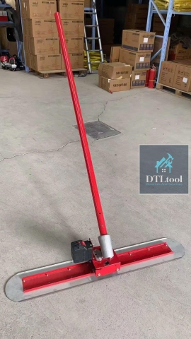Thước gạt bê tông siêu phẳng mâm 1200x150mm chạy Điện - Tay cầm 3 đoạn nối dài 5.4m