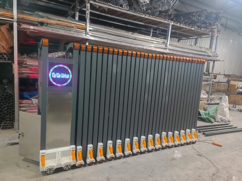 Cổng xếp hợp kim nhôm