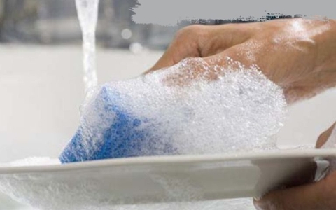 Chất tạo bọt trong nước rửa chén: Cách chọn sản phẩm an toàn