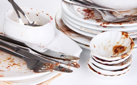 Chú ý 5 điều tối kỵ khi rửa chén bát bằng tay kẻo hại sức khỏe