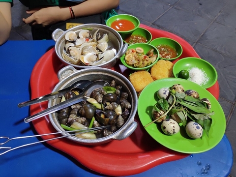 Top 10 Quán ốc đêm ngon, nổi tiếng Hà Nội