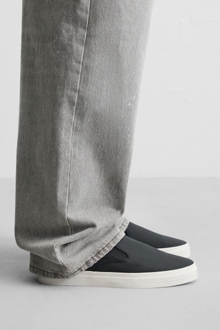 Giày sneaker slip on Zara chính hãng Black White Classic - Đen trắng Dáng cổ điển