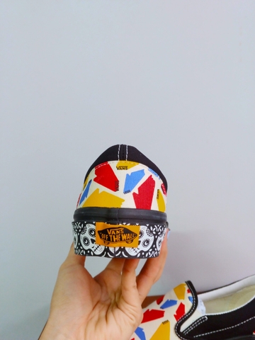 Giày Vans chính hãng UA Classic Slip on Pop Logo Skull Multicolor