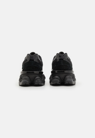 Giày sneaker chính hãng New Balance 9060 Lace Up All Black - ĐEN