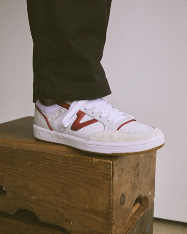 Giày Sneaker Vans chính hãng Lowland Comfycush JMP Court Red White -  Trắng đỏ VN007P2Y52