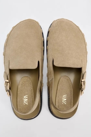 Giày Zara chính hãng Split Suede Studded Clogs - Da lộn