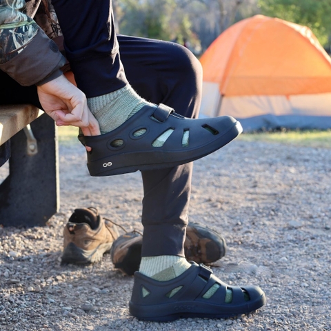 Giày dép sức khoẻ chính hãng OOFOS OOcandoo Travel Sandal Black Unisex - Đen