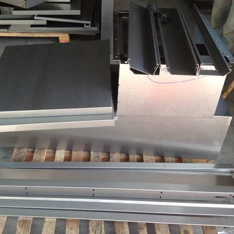Gia công chấn gấp thép đa hình
