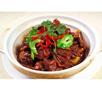 酸菜焖鹅煲 Ngỗng Hầm Dưa Chua