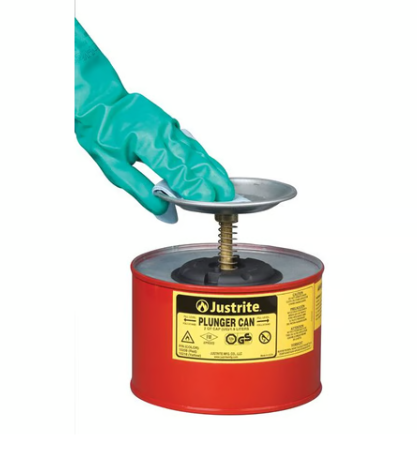 10108 JUSTRITE Bình rót nhấn piston bằng thép 1L, lưới chắn lửa đục lỗ, màu đỏ