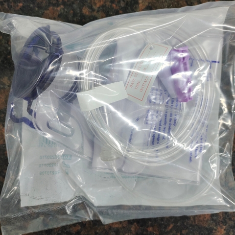 Túi cho ăn có trọng lực PT ST-DR-01