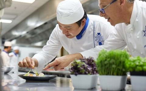 NHÂN VIÊN THỰC PHẨM CHLB ĐỨC