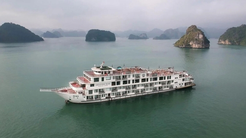 Du thuyền Ambassador Cruise Hạ Long