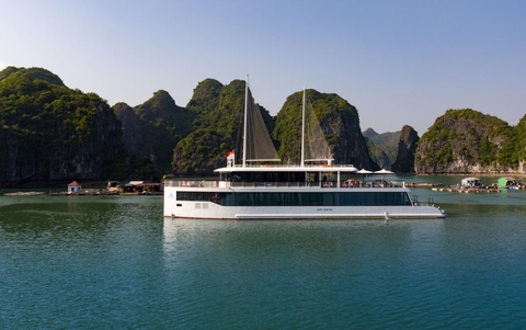 Du thuyền Jade Sails Cruise Hạ Long