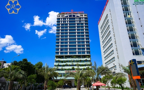 Khách sạn Cửa Đông Luxury