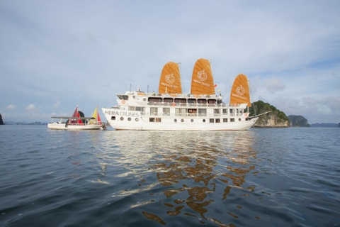 Du thuyền Ultralux Hera Cruise Hạ Long