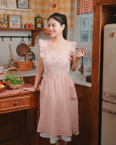 Tạp Dề  Vintage Bèo Vai - Vải Linen Tự Nhiên – Tạp Dề Thời Trang Cao Cấp - Dành Cho Mẹ Và Bé, Màu Be/Hồng/Xanh - Set THƠ