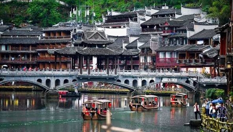 TOUR ÂN THI PHƯỢNG HOÀNG CỔ TRẤN TRƯƠNG GIA GIỚI 6 NGÀY 5 ĐÊM