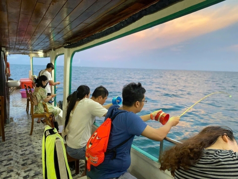 TOUR CÂU MỰC ĐÊM PHÚ QUỐC