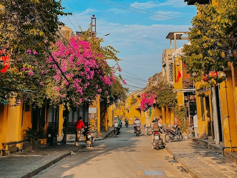 TOUR DU LỊCH QUẢNG NINH - HUẾ - HỘI AN - ĐÀ NẴNG - PHỐ CỔ HỘI AN - BÀ NÀ HILL 4 NGÀY 3 ĐÊM (bay đến Huế - về từ Đà Nẵng)