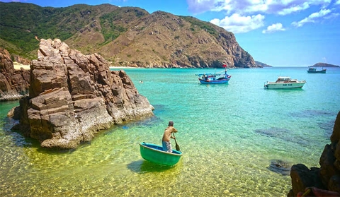 TOUR HÀ NỘI - QUY NHƠN – PHÚ YÊN XỨ SỞ HOA VÀNG CỎ XANH BAY VIETJET AIR