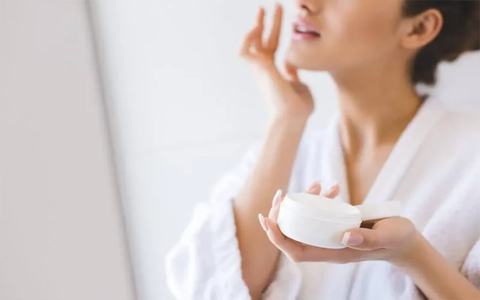 11 Lợi Ích Của Kem Dưỡng Da Ban Đêm Bạn Không Thể Ngờ Tới