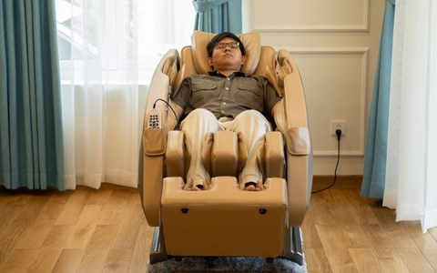 Có nên mua ghế massage không? Những đối tượng nên và không nên mua ghế massage