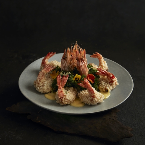 Fried shrimp with passion fruit sauce