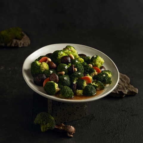 Stired chayote bud with mushroom