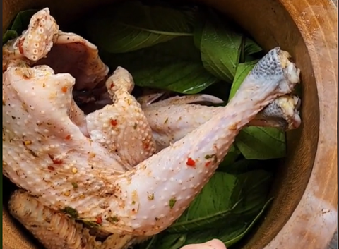 GÀ BẢN HẤP CHẨM CHÉO LÁ ỔI, Món ăn đơn giản mà ngon bạn nhất định nên thử tại nhà