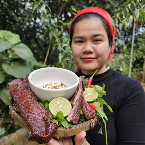 THỊT LỢN GÁC BẾP
