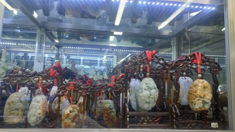 NGỌC THỦ PHONG THỦY CẨM THẠCH A THIÊN NHIÊN