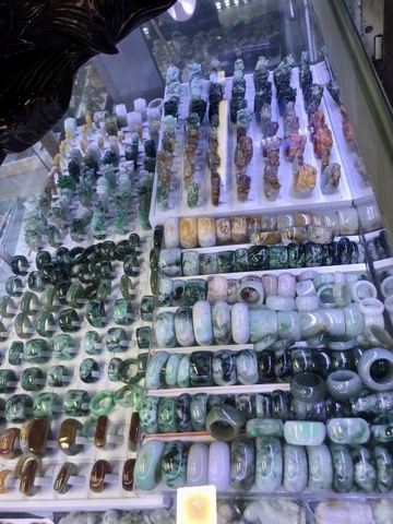 NHẨN NGỌC A CẨM