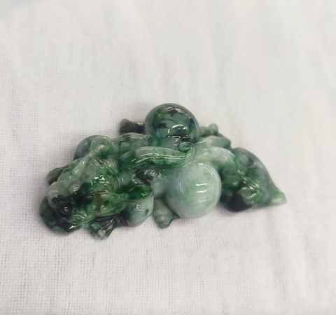 Mặt Đeo Tỳ Hưu Bông Lý Điểm Jade A