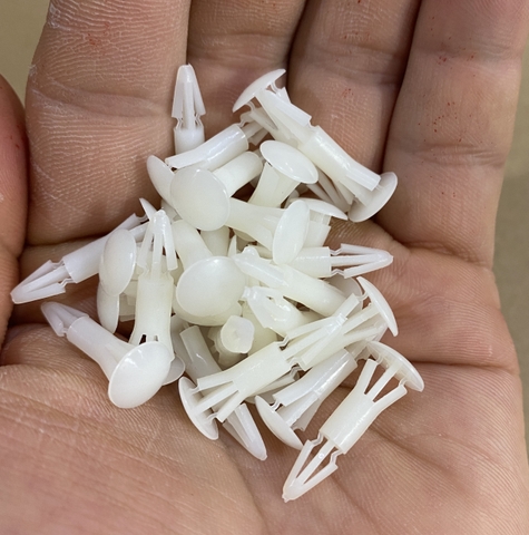 Chốt nhựa đệm board mạch, đế kê boar mũi tên cao 25mm