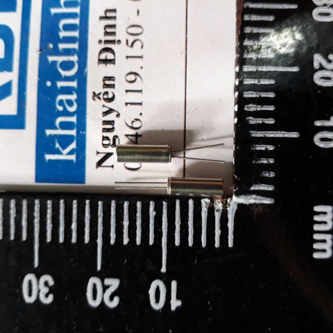 thạch anh tạo dao động dùng cho IC thời gian thực 32.768K 49S DIP 32.768 kde2210