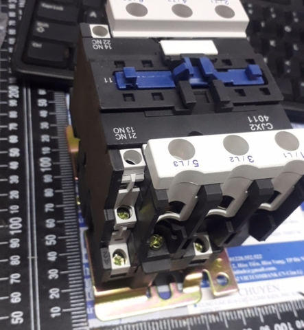CONTACTOR KHỞI ĐỘNG TỪ CJX2 4011 220VAC 40A kde4781
