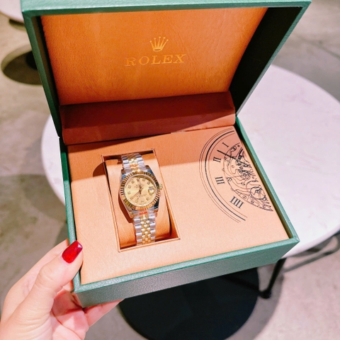 Rolex Niềng Khía |Cặp Đôi |Mặt Vàng |Dây Kim Loại Demi Gold |Máy Pin (Máy Quartz) |Size 41x31mm