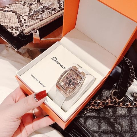 Davena Trăng Sao Xoay |Nữ Giới |Mặt Rose Gold |Dây Da Trắng |Máy Pin (Quartz) |Size 32x44mm