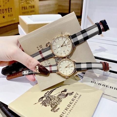 Burberry The Classic |Cặp Đôi |Vàng Gold |Dây Vải Sọc Bọc Da |Size 40x32mm