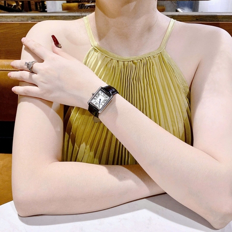 Cartier Tank Solo |Nữ Giới |Mặt Chữ Nhật |Đính Đá |Dây Da Đen |Máy Pin (Quartz) |Size 31x24mm
