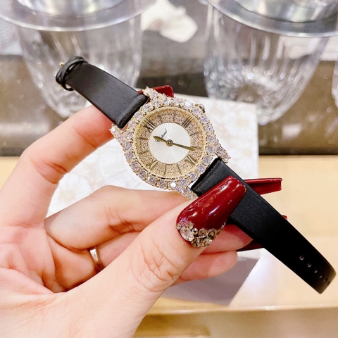 Chopard Heure |Nữ Giới |Đính Đá Vàng Gold |Dây Da Lụa Đen |Máy Pin (Quartz) |Size 32mm