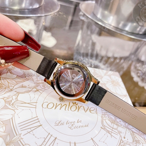 Chopard Heure |Nữ Giới |Đính Đá Vàng Gold |Dây Da Lụa Đen |Máy Pin (Quartz) |Size 32mm