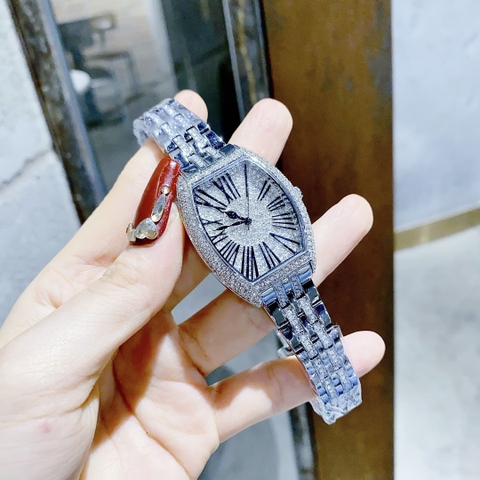 Chopard Mặt Oval |Nữ Giới |Đính Đá Swarovski |Dây Kim Loại Silver |Máy Pin (Quartz) |Size 34mm