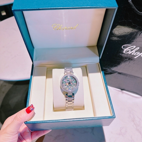 Chopard Mặt Xoay |Nữ Giới |Đính Pha Lê Màu |Dây Kim Loại Silver |Máy Pin (Quartz) |Size 35mm