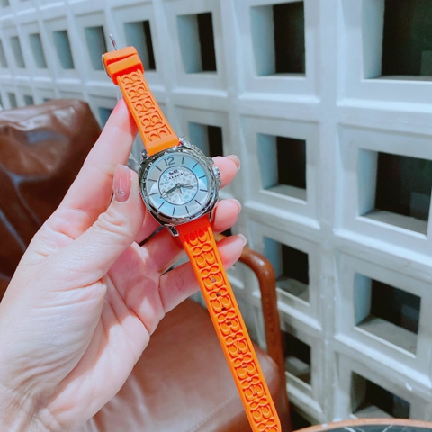 Coach Boyfriend |Nữ Giới |Trắng Silver |Dây Silicone Màu Cam |Máy Pin (Quartz) |Size 34mm