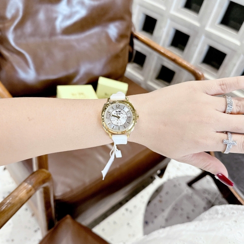 Coach Signature Boyfriend |Nữ Giới |Vàng Gold |Dây Sillicone Trắng |Máy Pin (Quartz) |Size 34mm