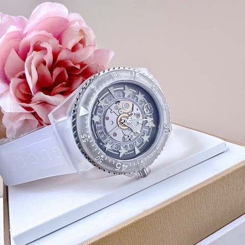 Gucci Dive-Rubber |Unisex |Lộ Máy |Dây Silicone Màu Trắng |Máy Cơ (Automatic) |Size 40mm