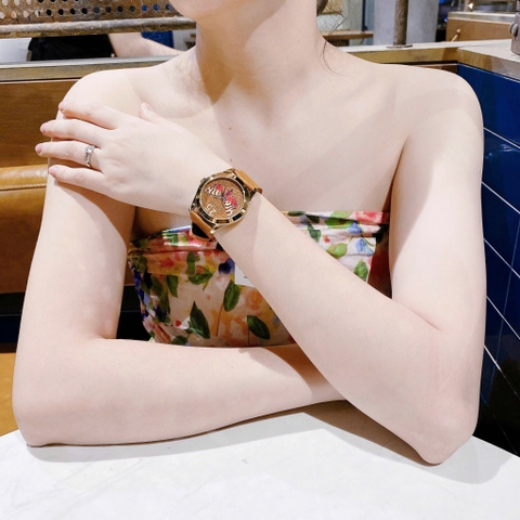 Gucci G-Timeless Butterfly |Nữ |Mặt Con Bướm |Dây Da Nâu Vàng |Máy Pin (Quartz) |Size 38mm